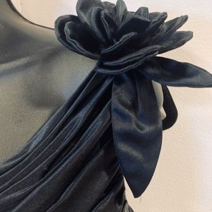 Elegant Navy Full Length Gown by Niteline - Size 8